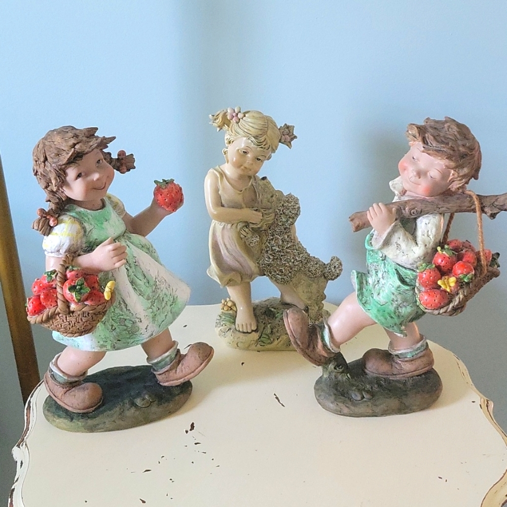 Figurines